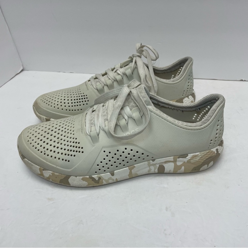 Crocs Women’s LiteRide Pacer lace up sneakers Camo size 10 Women